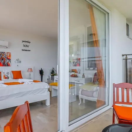 Apartament 3 Bedroom - Seaview And Private Pool *