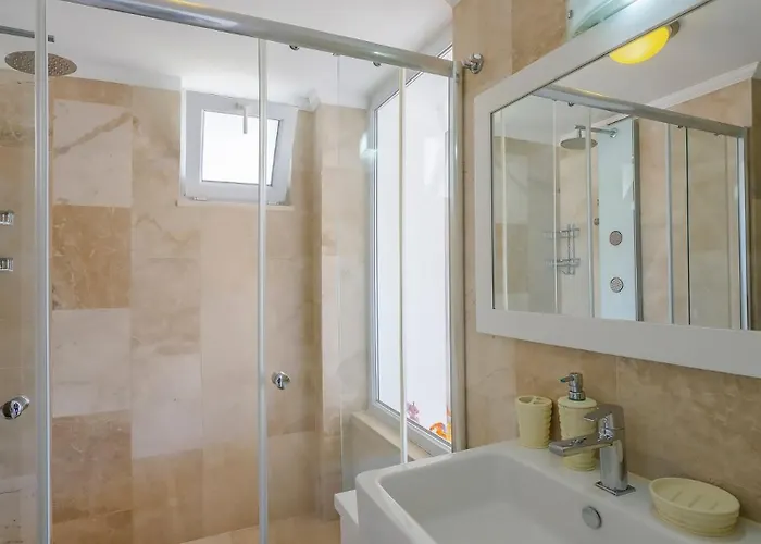 3 Bedroom - Seaview And Private Pool Apartman