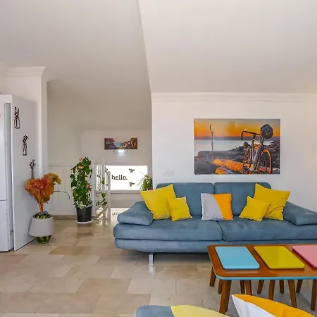 Apartman 3 Bedroom - Seaview And Private Pool